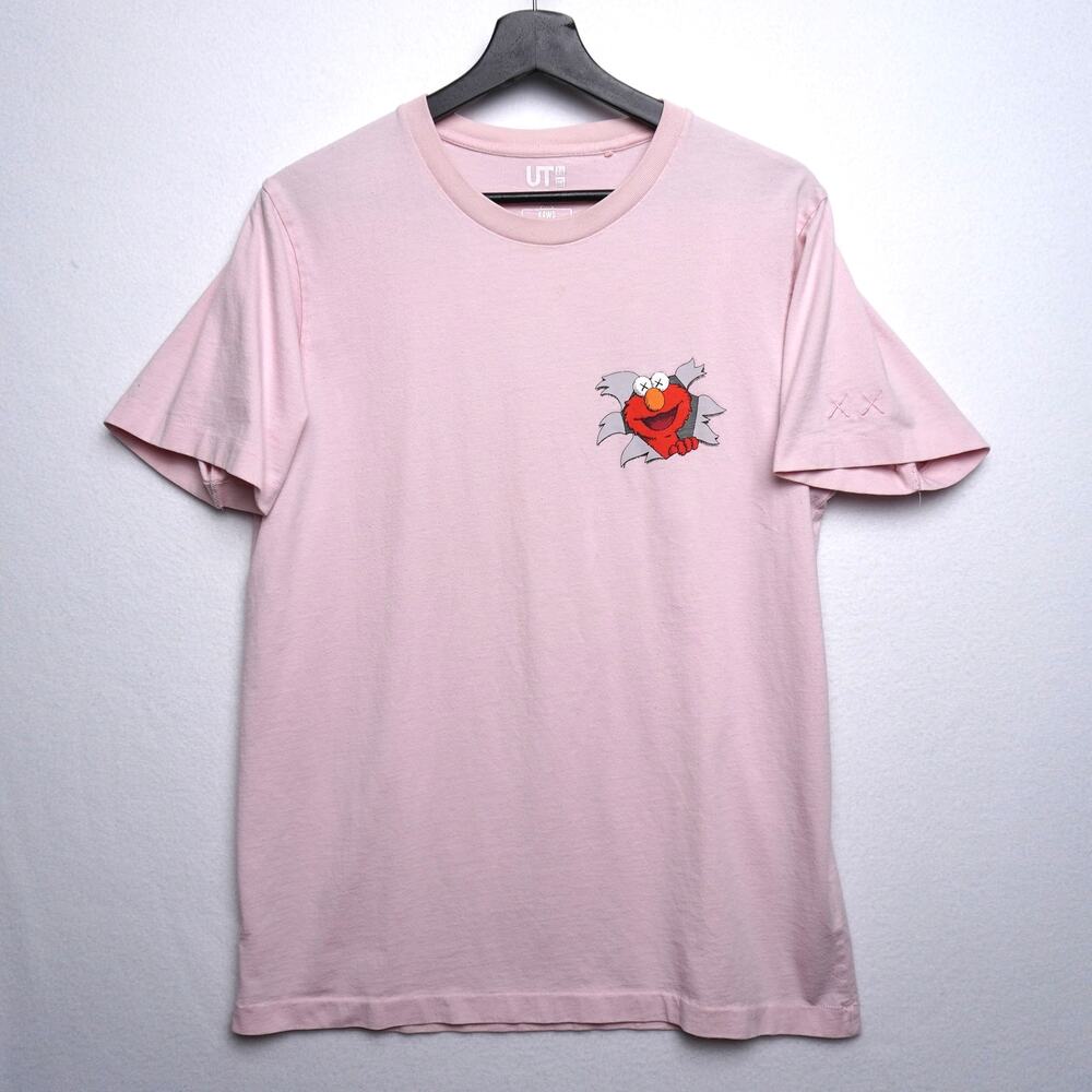 Uniqlo x KAWS x Sesame Street Pink Elmo Graphic T-shirt Size M‎